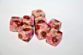 Perles cubes en polymère 12x13mm tons orange et rose