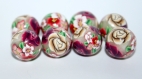 Paire /deux perles rondes de 13mm en polymère / motif fleuri rouge blanc beige