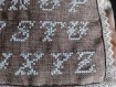 Coussin abecedaire brodé main 40x40