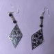 Boucles d'oreilles triangles argent, perle obsidienne avec crochets argent 925 antiallergéniques.