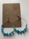 Boucles d’oreille pendantes perles turquoise sur cercle