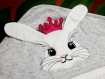 Cape de bain bébé brodée lapin couronne personnalisable