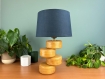 Lampe à poser décorative et naturelle en bois massif recyclé | zig