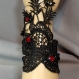 Bracelet manchette gothique araignée en acier inoxydable avec perles en verre noire et dentelle