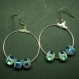 Boucles d'oreilles créoles perles bleues à reflets