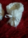 Chaussons de fête blanc en laine douce fait main au crochet 