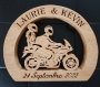 Couple et moto en bois avec prénoms