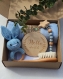 Coffret cadeau naissance personnalisable modèle lapin bleu