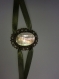 Bracelet  nacre support ovale sur satin  vert bronze