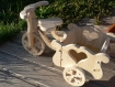 Petit tricycle en bois découpé pour déco porte fleur