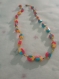 3- lot de 2 colliers et 1 parure ( collier et bracelet) bleu et jaune , jaune et turquoise et rouge , rose