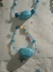 Lot d'1 parure (collier et bracelet), 1 collier et 1 collier avec son pendentif  -