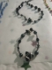 Lot d'1 parure (collier et bracelet), 1 collier et 1 collier avec son pendentif  -