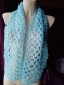 Écharpe bleu clair tricotée main au crochet
