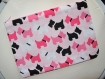 Trousse pochette protège carnet de santé rose zippée pour chien en tissu motifs terriers ecossais