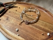Bracelets multirangs artisanal personnalisé à fil mémoire, perles rocailles en verre, breloque signe astrologique, idée cadeau anniversaire