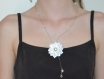 Parure mariage, parure mariée, parure bijoux en perle de verre tchèque blanche et fleur satin