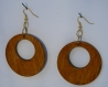 Elégantes boucles d'oreilles en bois créoles,  couleur chêne moyen. (port inclus dans le prix)