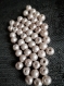 Lot de 50 perles en verre nacrées beiges