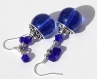 Boucles d'oreilles argentées avec grosses perles et bicones bleus en cristal 