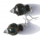 Boucles d'oreilles argentées baroques en perles de verre lampwork aux reflets bleus et verts 