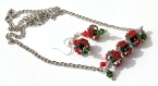 Parure argentée avec collier et boucles d'oreilles assorties avec fleurs en relief rouges et vertes 