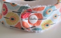 Bavoir bandana pour bébé - thème plumes multicolores