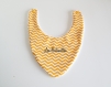 Bavoir bandana - thème zig zag jaune