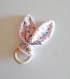 Box naissance pour bébé contenant une attache tétine, un bavoir et un hochet montessori - thème liberty rose