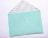 Pochette à couches ou protège carnet de santé - pochette de rangement pour les couches de bébé 