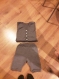 Ensemble bébé pantalon et gilet en gris