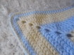 Doudou au crochet couleur bleu et crème
