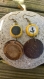 Boucle d'oreille coco et perle en céramique artisanale jaune