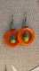 Boucle d 'oreille pendante graine tagua orange et graine