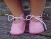 Robe et chaussures roses pour poupée müller wichtel 32 cm environ