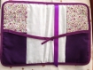 Protège carnet de santé a broder au point de croix tissu violet, motif fleurs