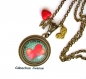 Collier pendentif saint-valentin amour cherie coeurs rouges fond vert bijou fantaisie bronze  cabochon verre cadeau saint-valentin cadeau fête des amoureux chérie