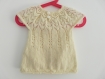 Robe top down layette laine jaune poussin 0 - 6 mois tricot fait main, cadeau naissance