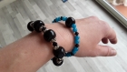 Bracelet elastique perles turquoise et noire a587
