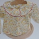 Petite blouse col claudine ,confectionné en coton 