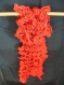 Écharpe en laine filet rouge avec reflet brillant 