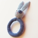 Hochet grelot lapin bleu au crochet