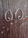 Minis boucles d'oreilles fil d'argent massif 925,courtes,petites boucles,fines,discrètes,spirale,torsade,tourbillon,small earrings,silver