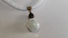 Collier résille tubulaire blanche, strass blanc transparent et goutte de verre avec perles caviar blanches
