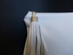 Pochette blanche simili cuir blanc uni et decor simili cuir blanc dore 