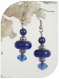 Boucles d'oreilles en perles de verre bleues et cristal swarovski, crochets argentés.