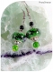 Boucles d'oreilles perles de verre vertes et noires . crochets argentés.