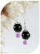 Boucles d'oreilles perles de verre noires et violettes.