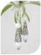 Boucles d'oreilles perles de verre blanches et métal argenté.
