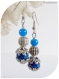Boucles d'oreilles bleues en perles de verre .